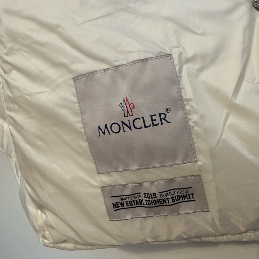 Moncler Liane quilted shell down vest in white - Picture 7 of 12